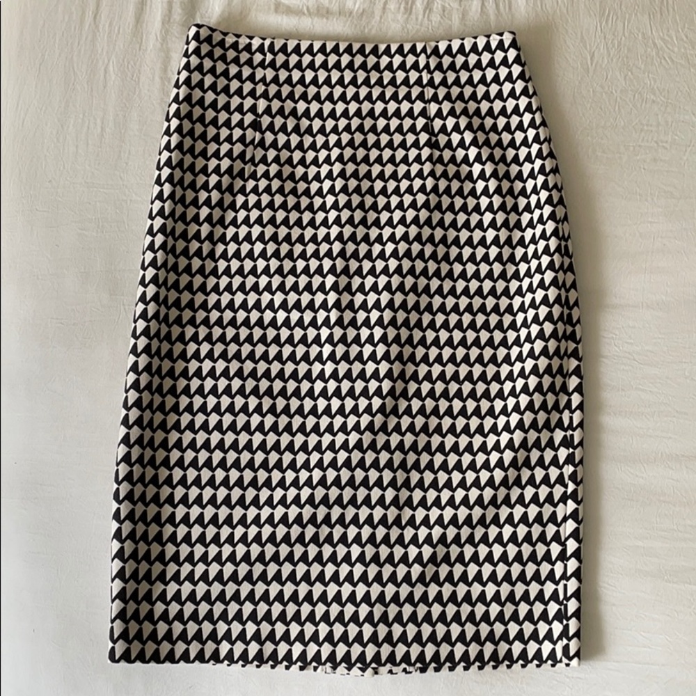 Banana Republic Black + White Stretch Pencil Skirt